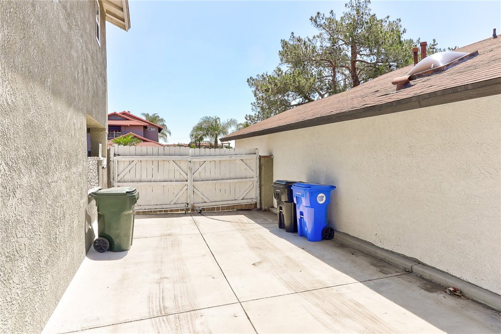 8936 Summerwood Way Property Photo 4