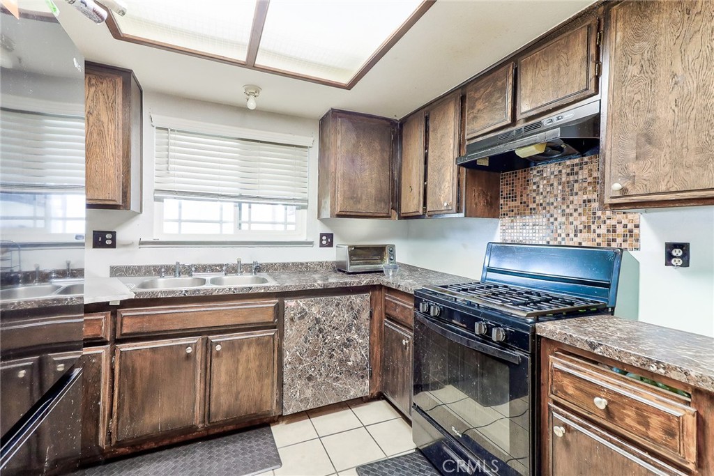 8936 Summerwood Way Property Photo 11