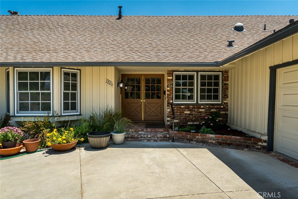 2220 W Silver Tree Property Photo 2