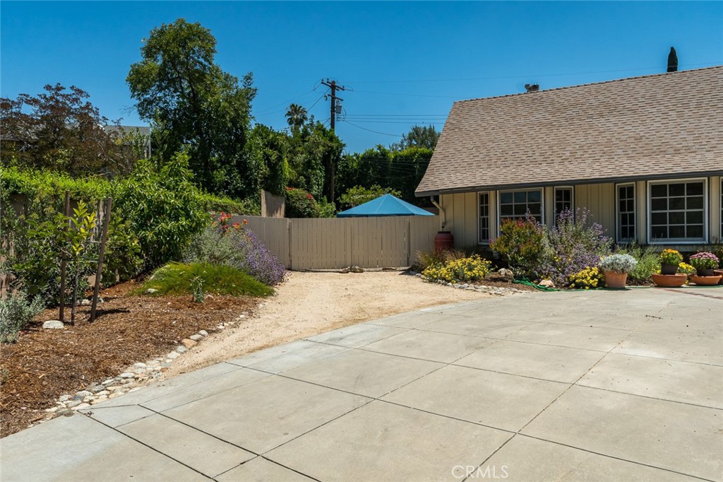 2220 W Silver Tree Property Photo 66