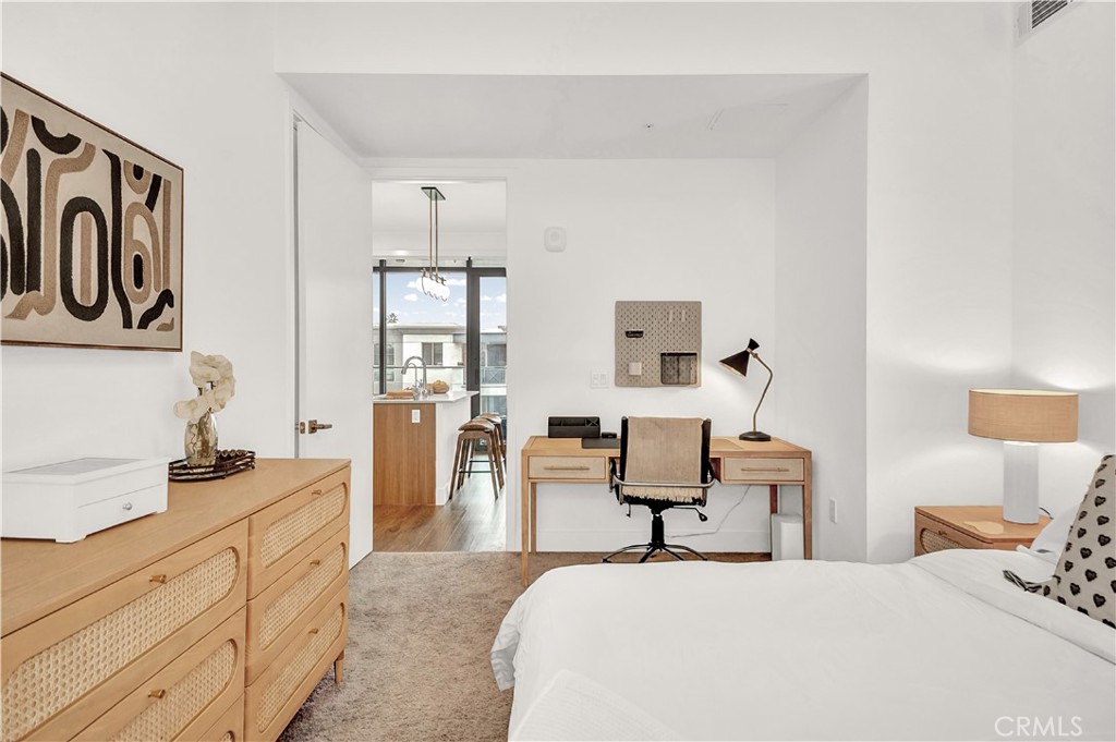 709 E Walnut Street 415 Property Photo 15