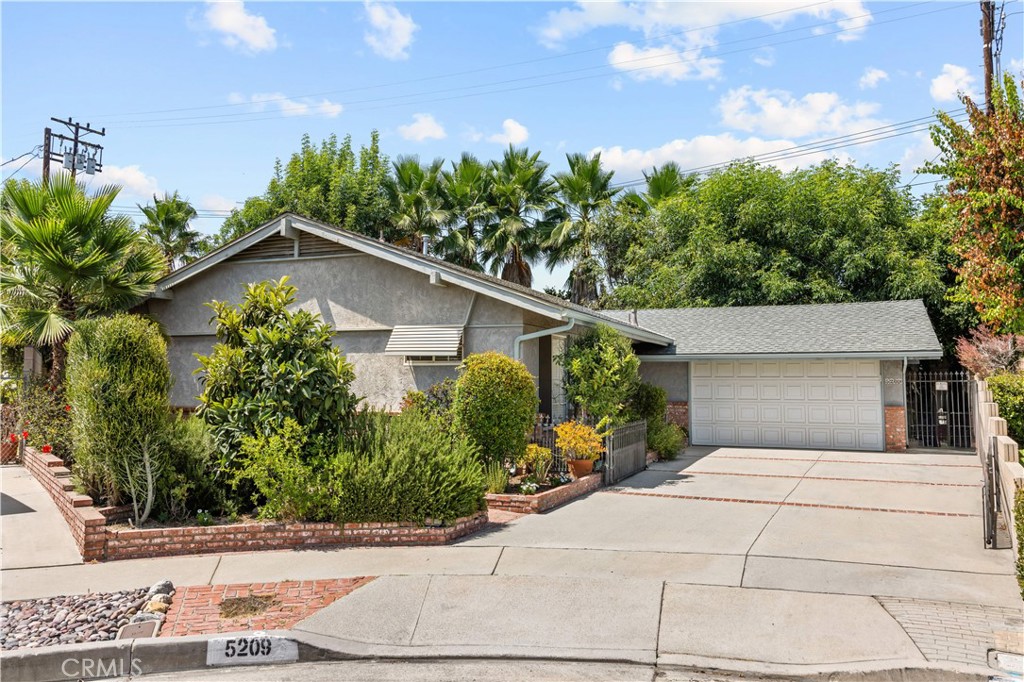 5209 Ansdell Property Photo 1