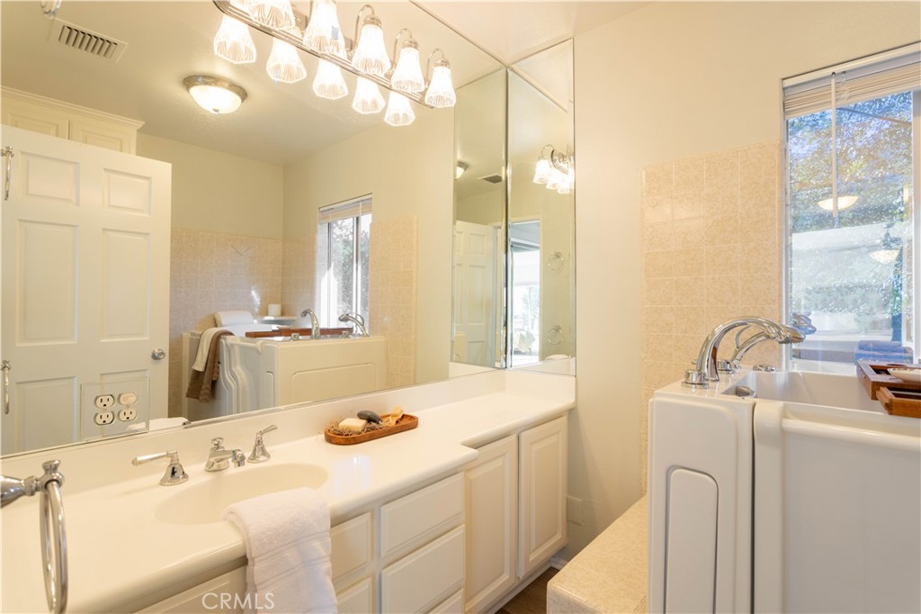 1001 Briarcliff Property Photo 32