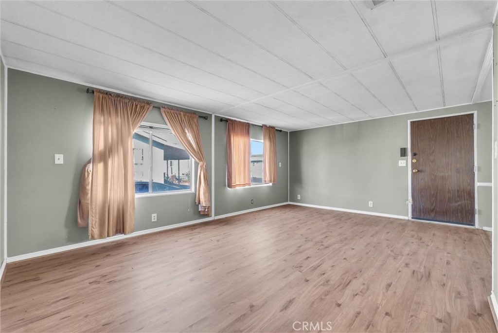 716 N Grand Ave. D7 Property Photo 6