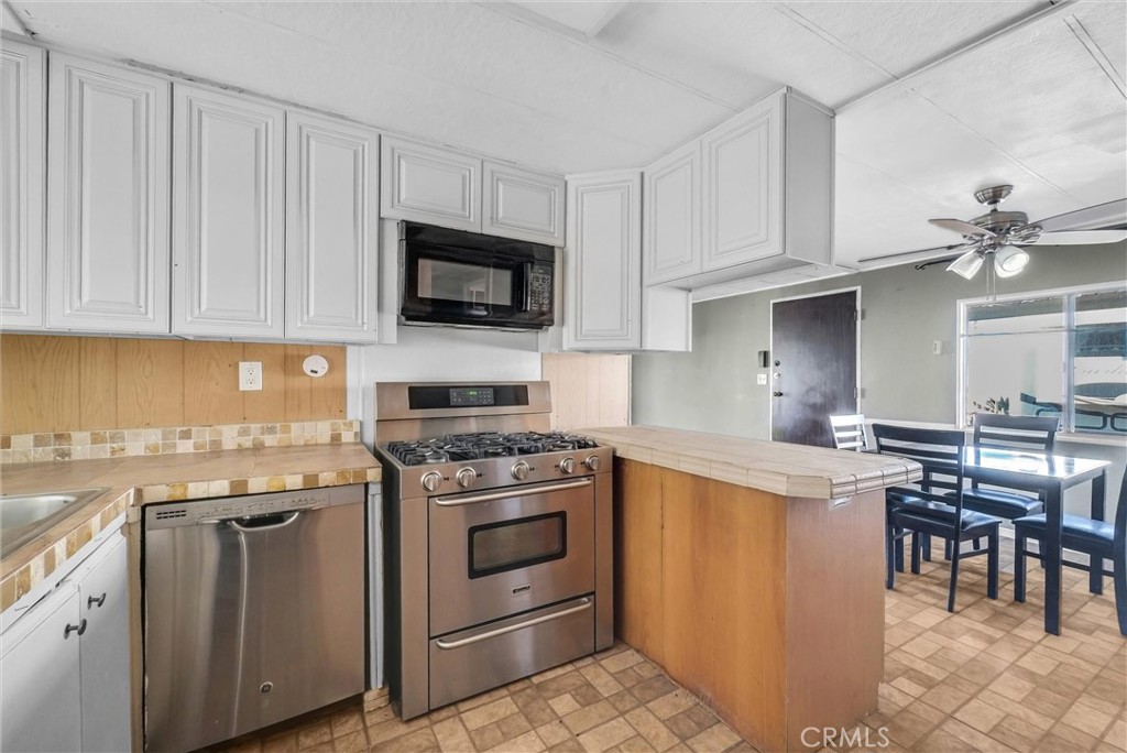 716 N Grand Ave. D7 Property Photo 10