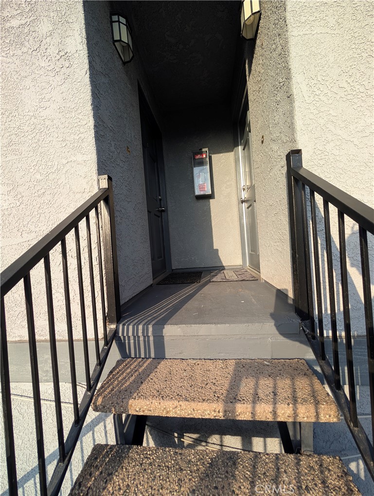 845 W Olive Avenue B Property Photo 3