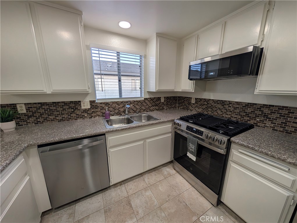 845 W Olive Avenue B Property Photo 17