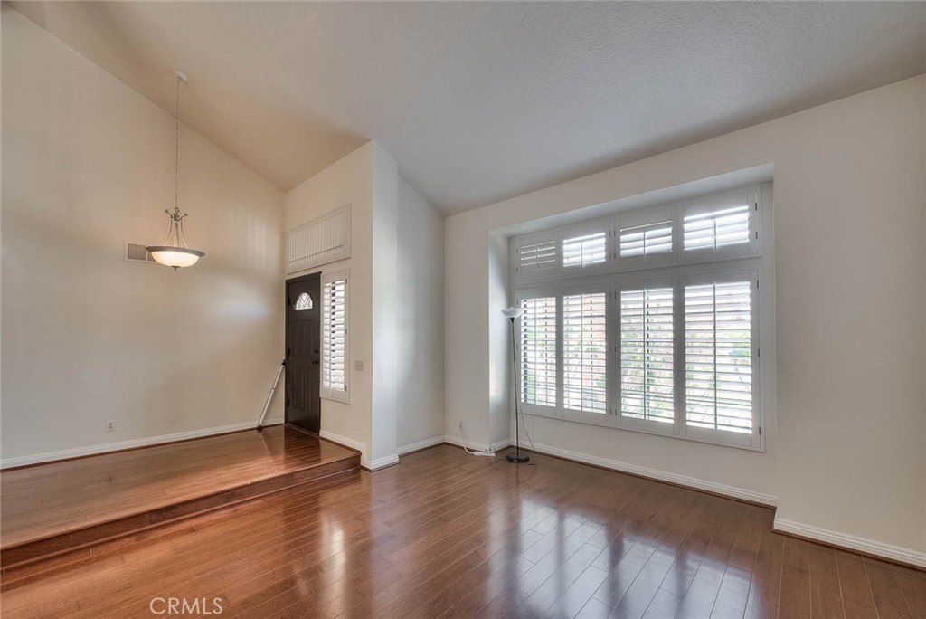 2156 Tomich Property Photo 6