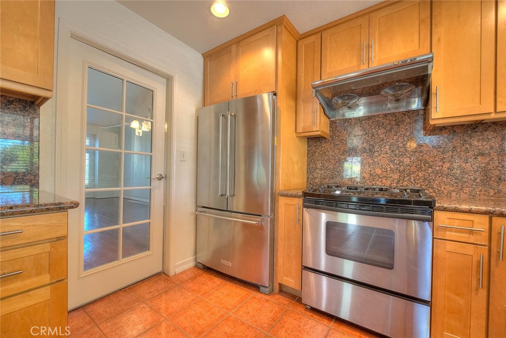 2156 Tomich Property Photo 8