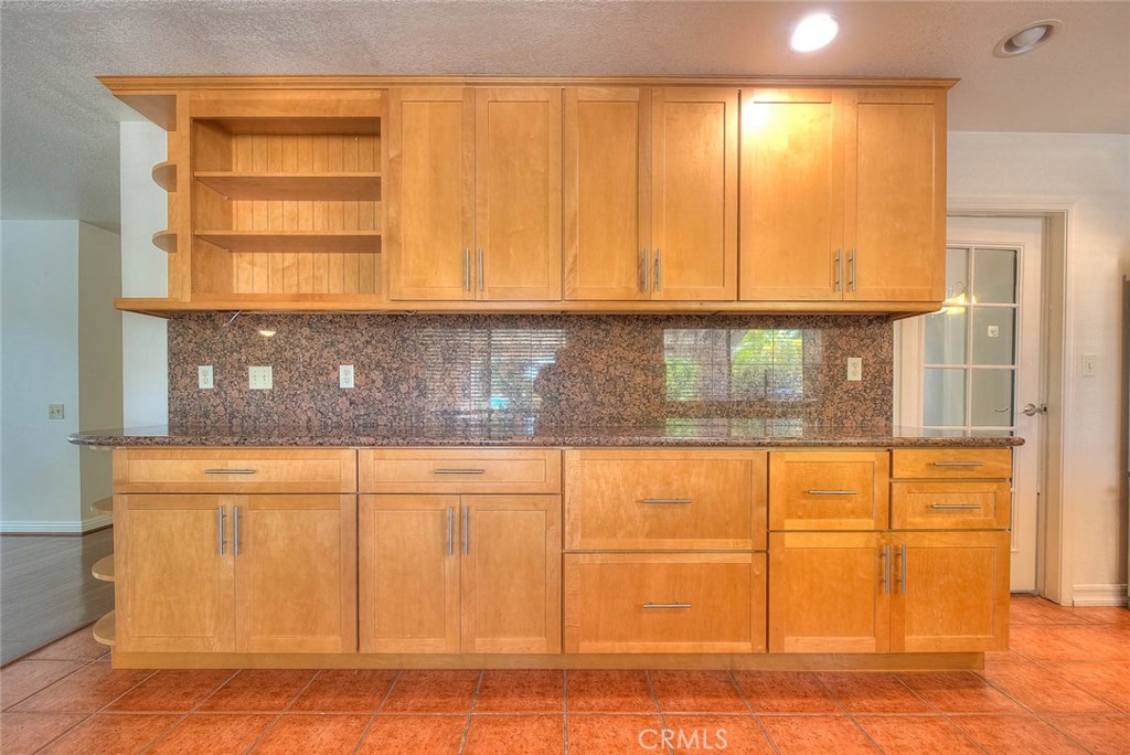 2156 Tomich Property Photo 12