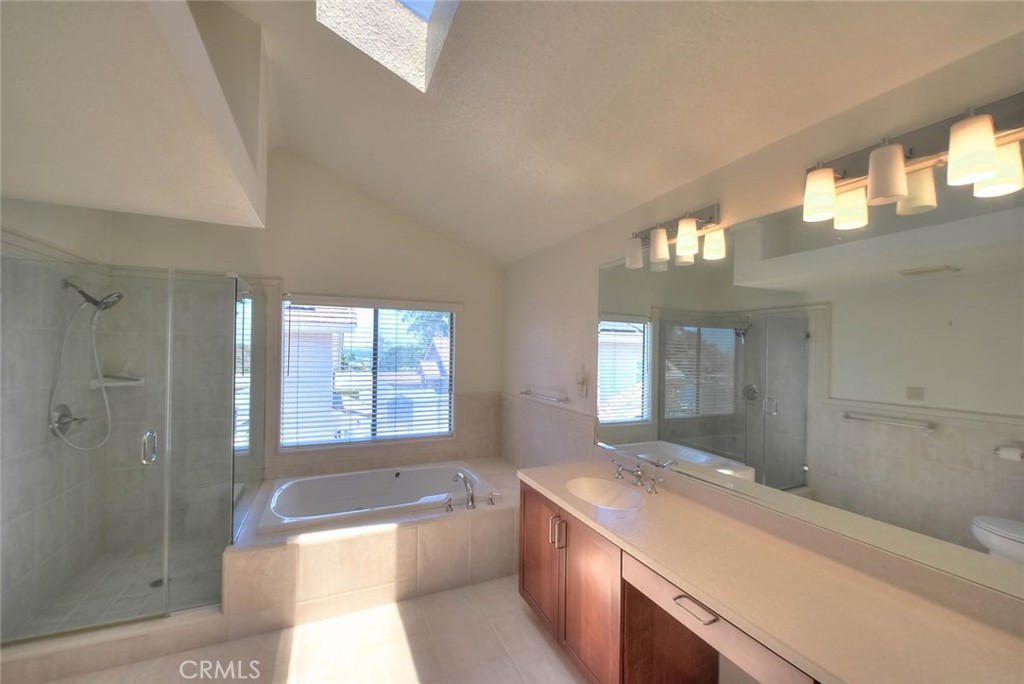 2156 Tomich Property Photo 32