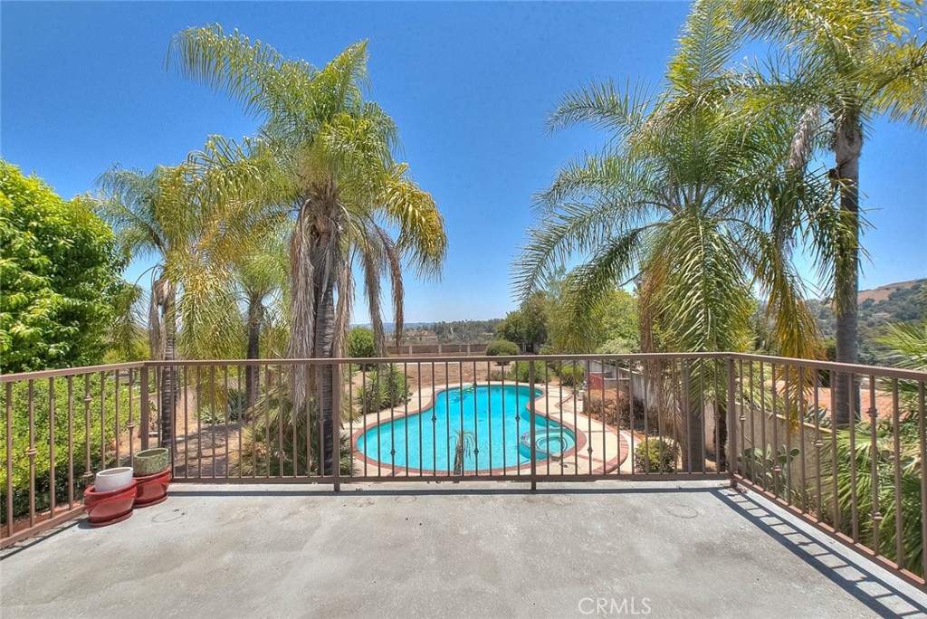 2156 Tomich Property Photo 40