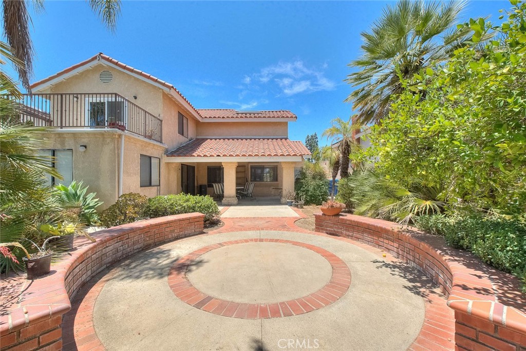 2156 Tomich Property Photo 45