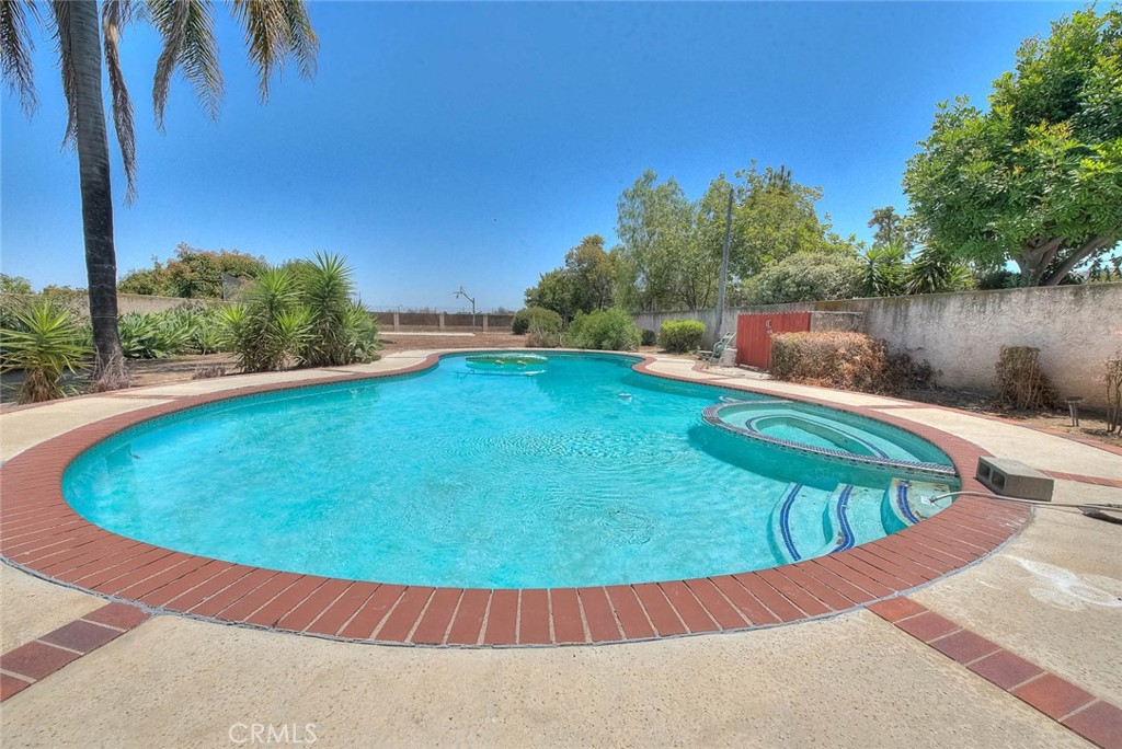 2156 Tomich Property Photo 48