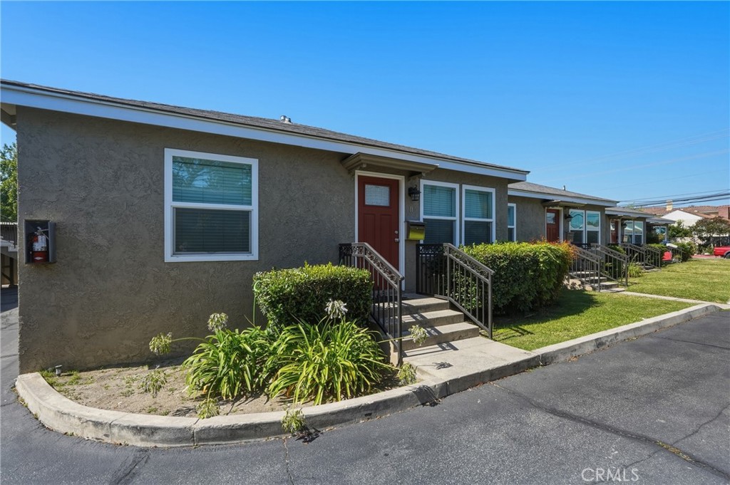 406 S 5th Avenue Property Photo 3