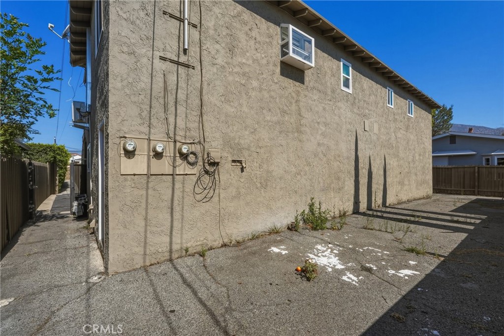 406 S 5th Avenue Property Photo 24