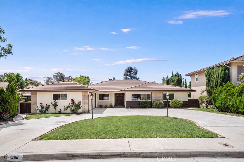 458 W Winnie Way Property Photo 1