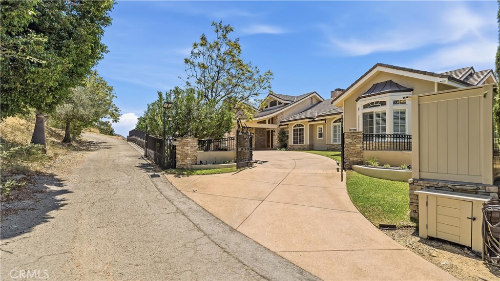 417 Long Canyon Property Photo 4