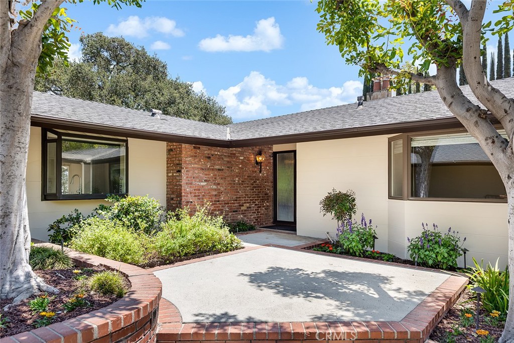 850 Chula Vista Property Photo 4