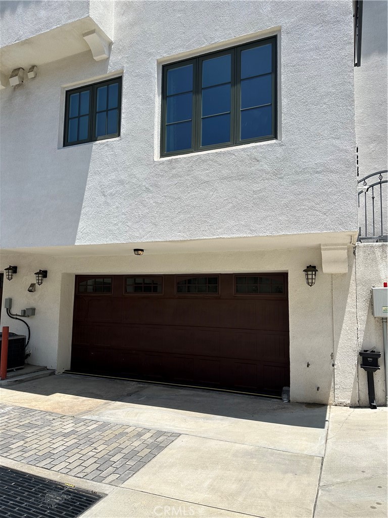 683 N 1st Avenue A Property Photo 15
