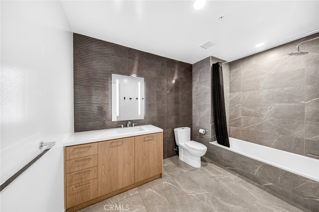 400 S Broadway 1513 Property Photo 11