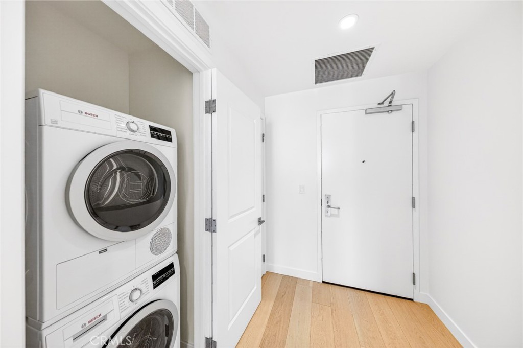 400 S Broadway 1513 Property Photo 12