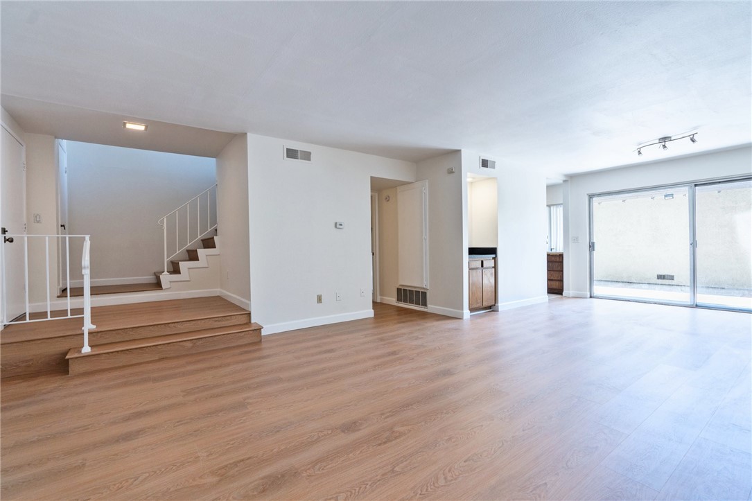 1674 Aspen Village Way Property Photo 5