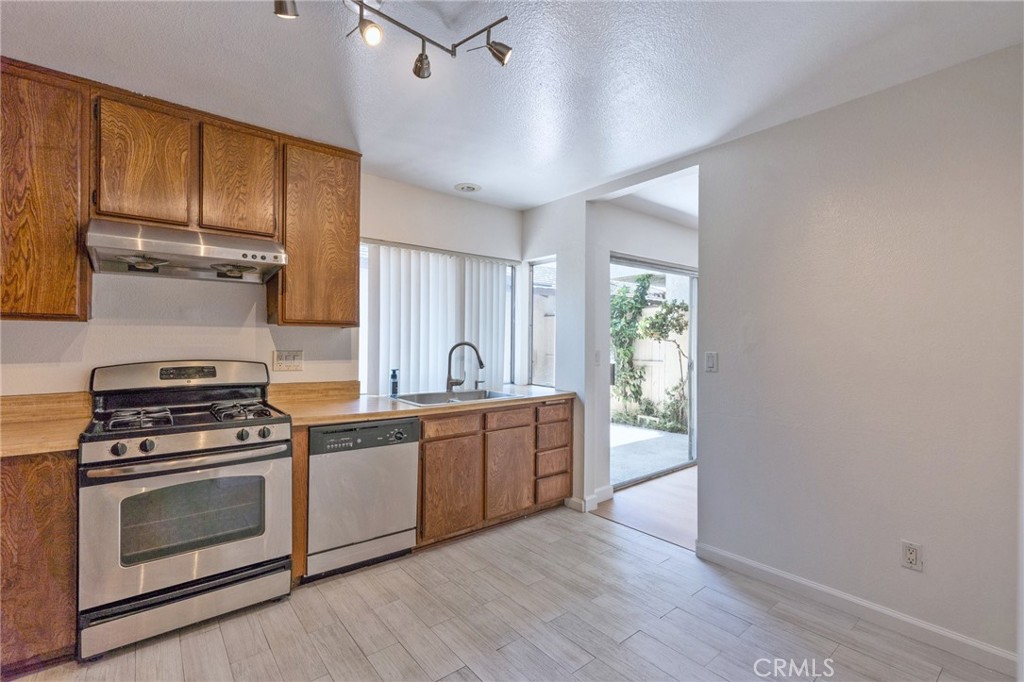 1674 Aspen Village Way Property Photo 10