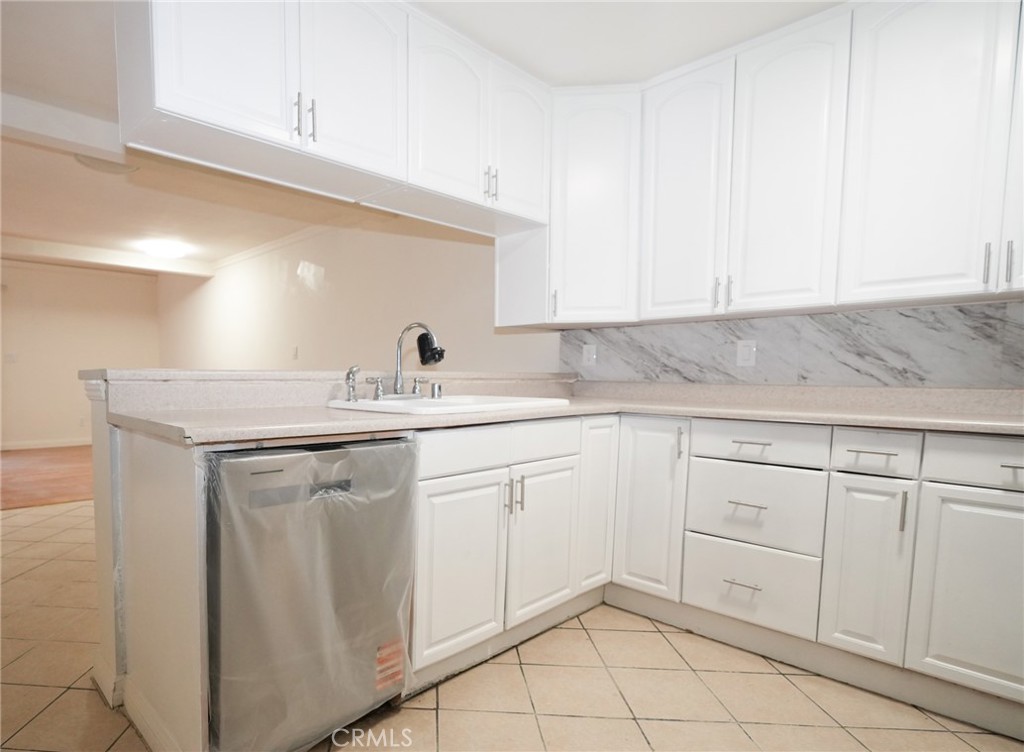 16600 Seville C Property Photo 1