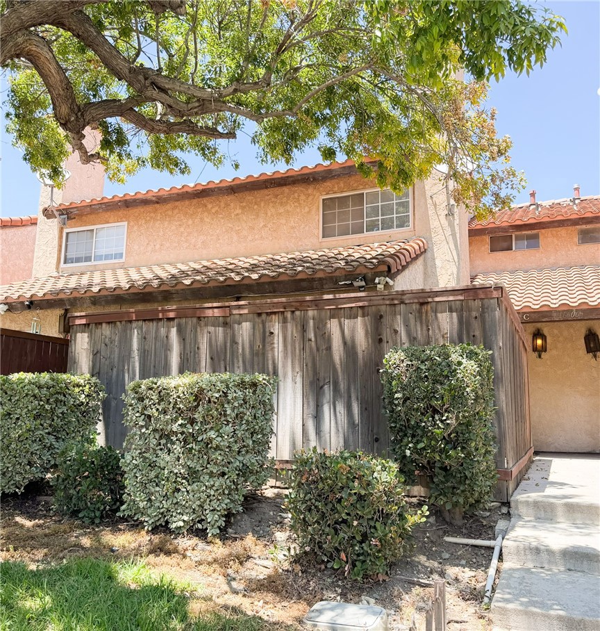 16600 Seville C Property Photo 17