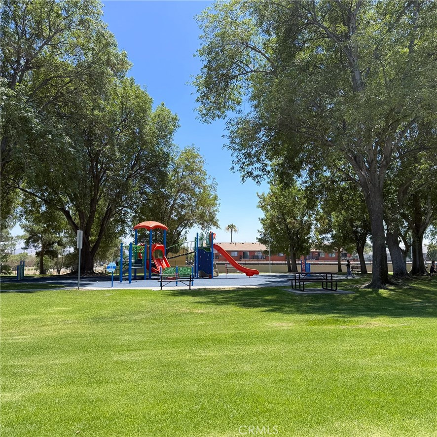 16600 Seville C Property Photo 19