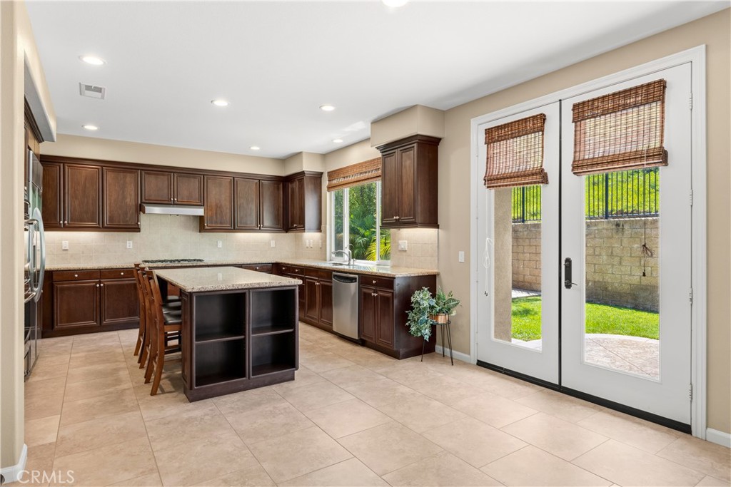 1811 Sheridan Property Photo 9