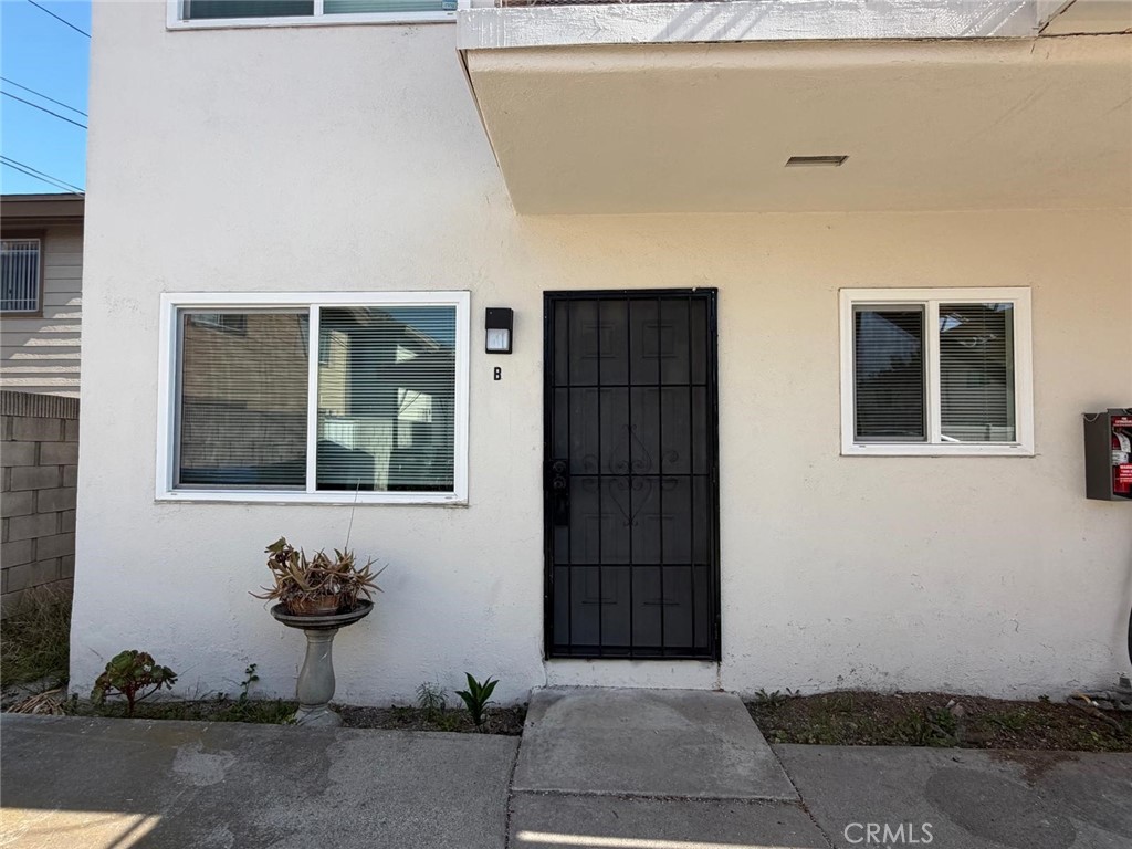 920 W Olive Avenue B Property Photo 3