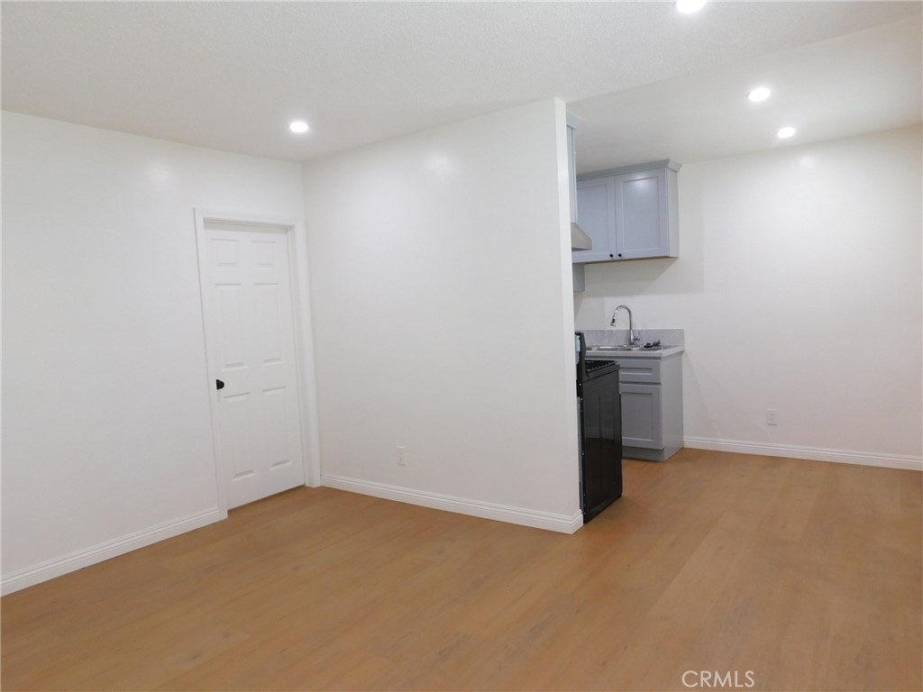 920 W Olive Avenue B Property Photo 6