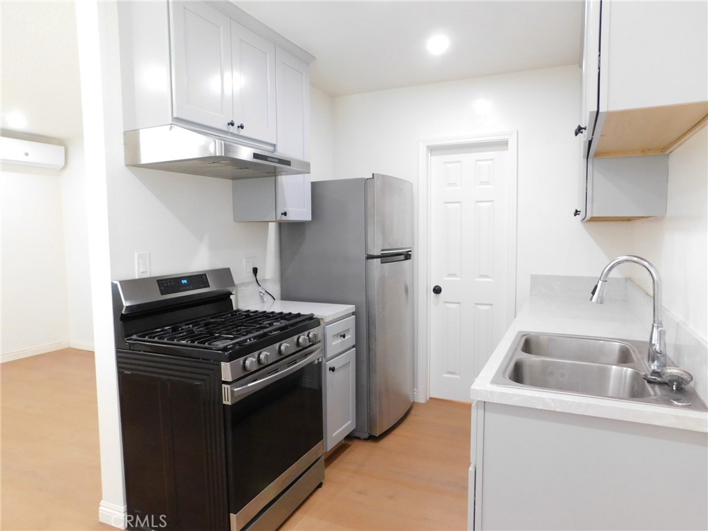 920 W Olive Avenue B Property Photo 8