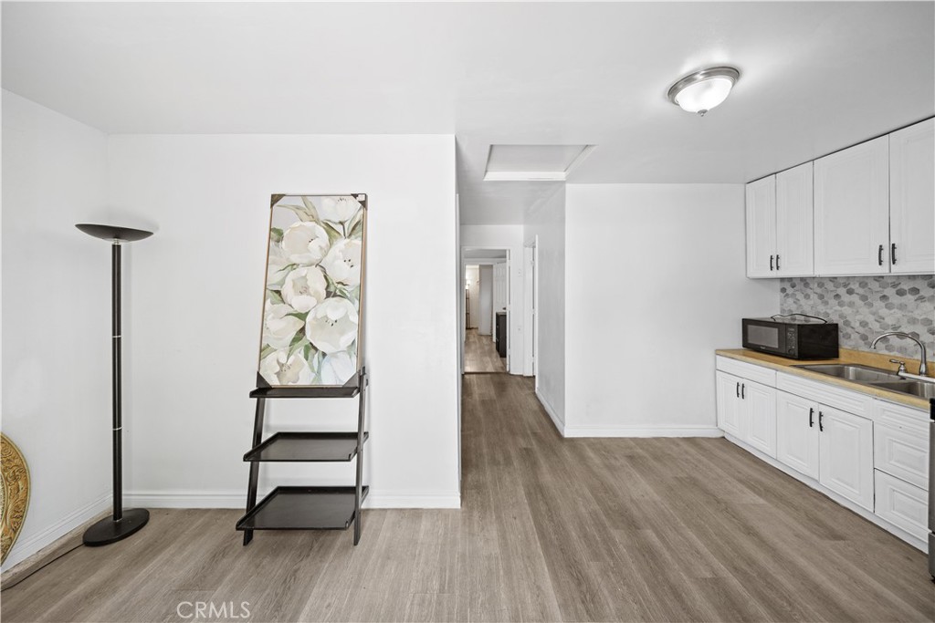 5916 Rosemead Blvd Property Photo 3
