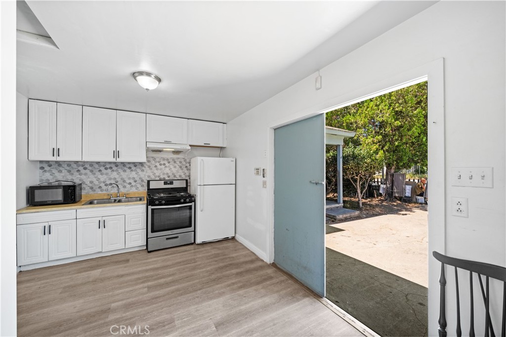 5916 Rosemead Blvd Property Photo 4