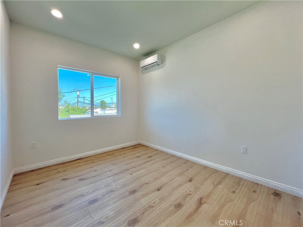 936 E Sandra Property Photo 21