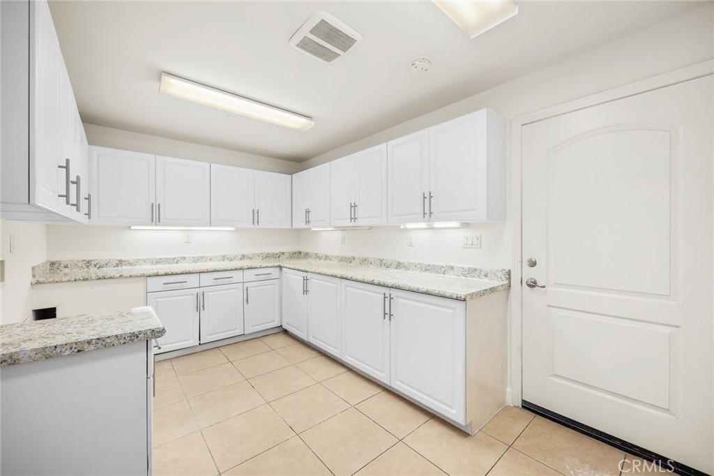 1088 Sunset Boulevard A Property Photo 27