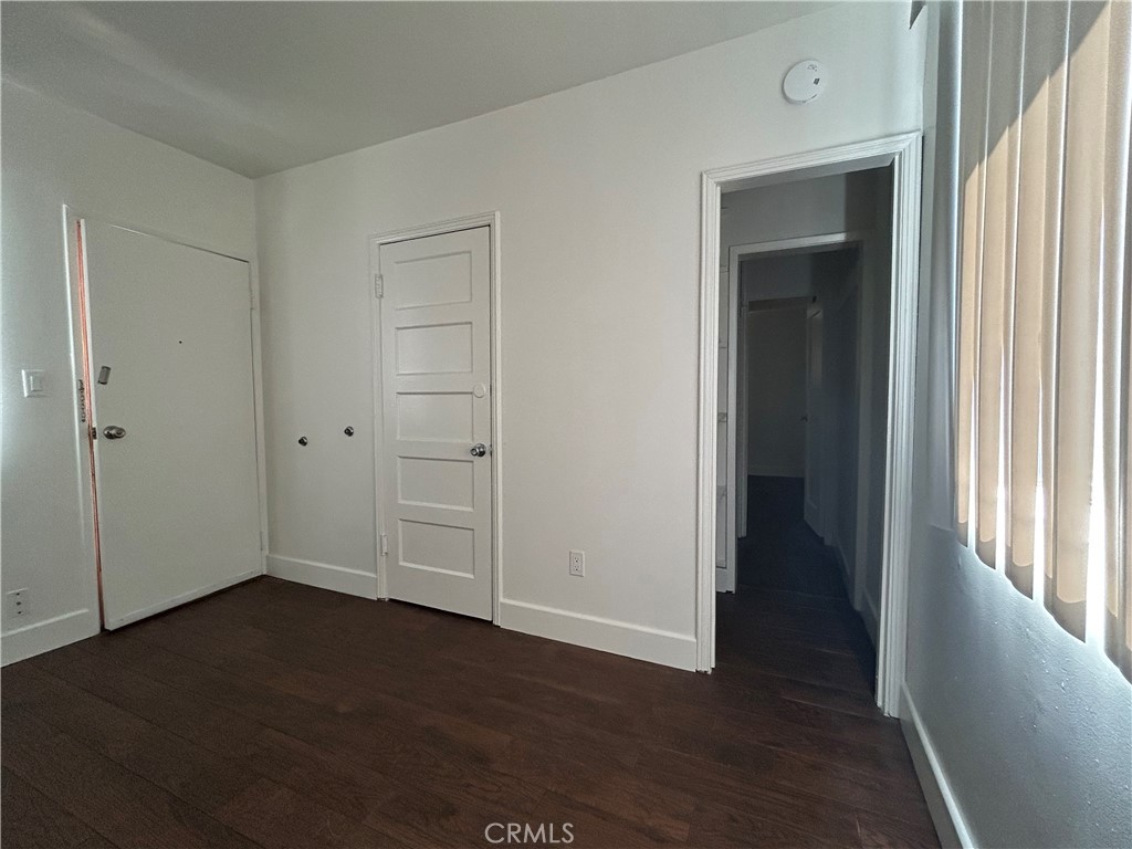 214 E Stocker B Property Photo 6