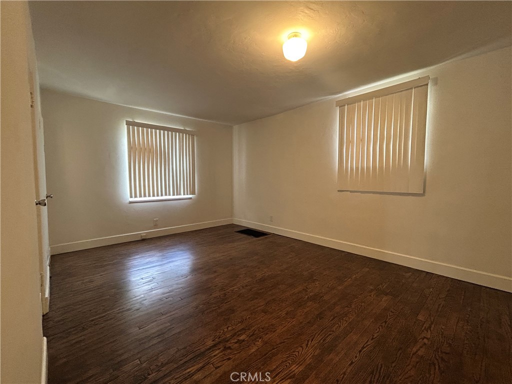 214 E Stocker B Property Photo 9