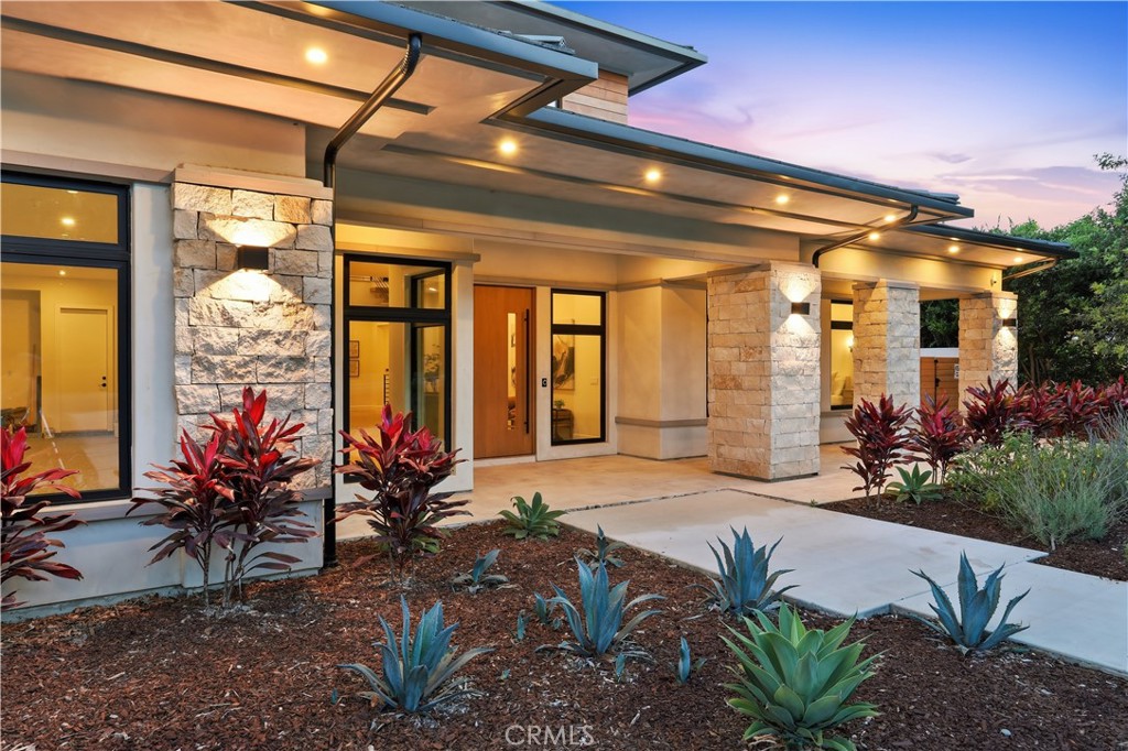 330 Arbolada Property Photo 5