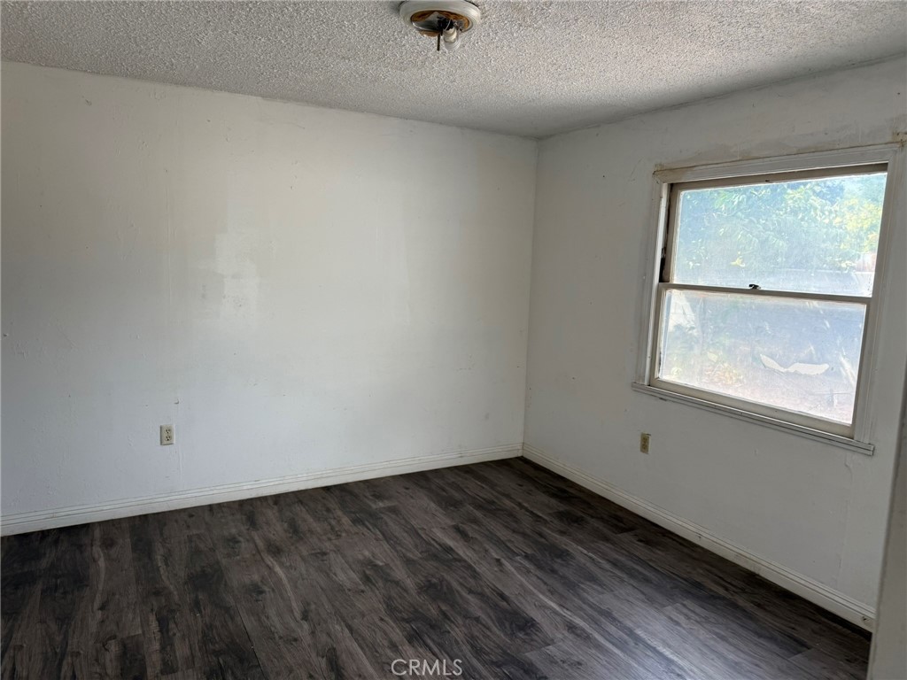 11402 Basye Property Photo 5