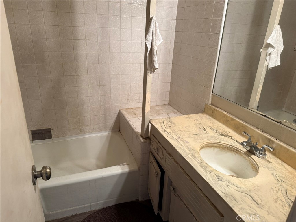 11402 Basye Property Photo 7