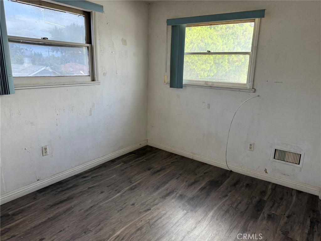 11402 Basye Property Photo 9