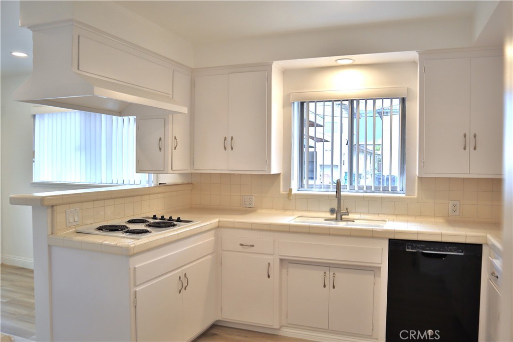 809 Fairview Avenue 7 Property Photo 3