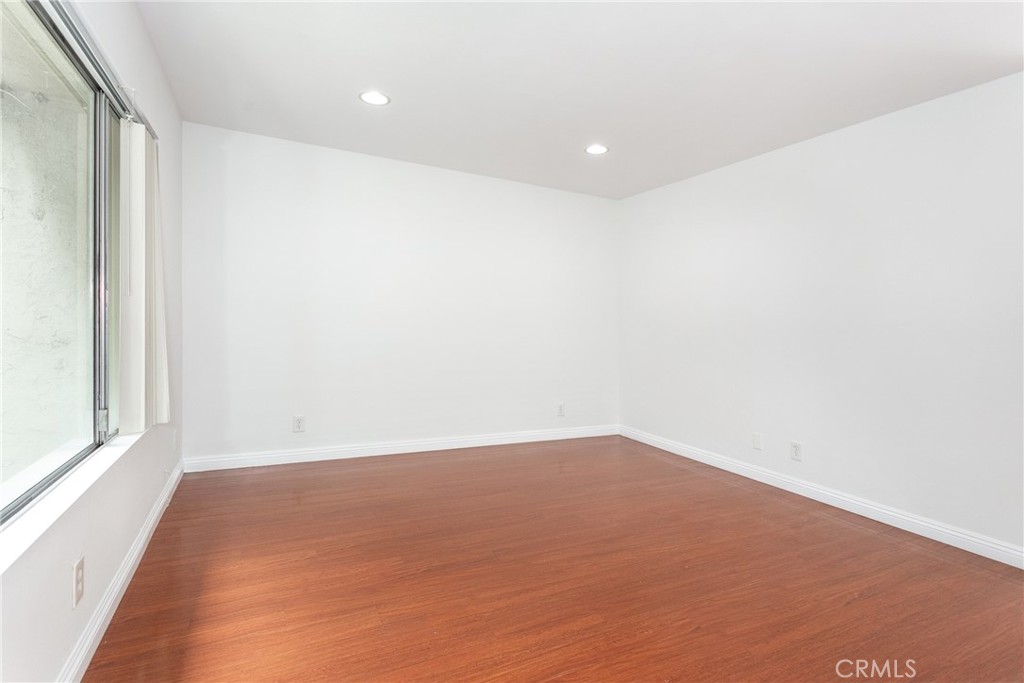2025 E Aroma Drive Property Photo 4