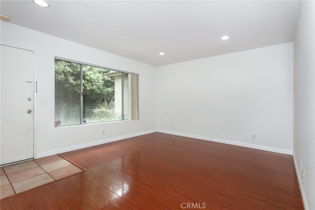 2025 E Aroma Drive Property Photo 6
