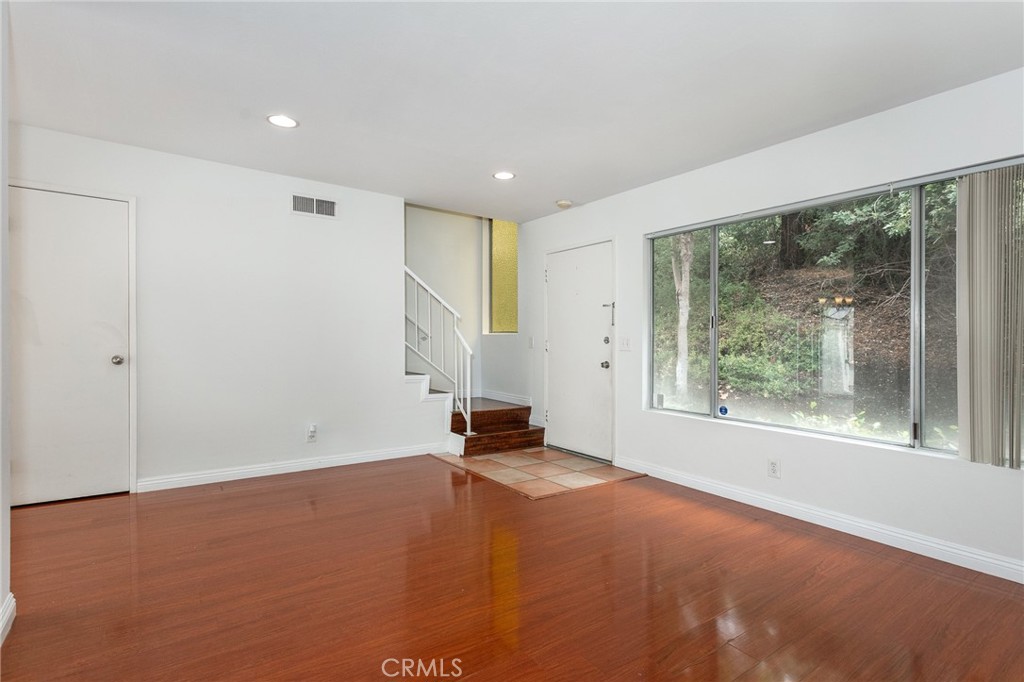 2025 E Aroma Drive Property Photo 7