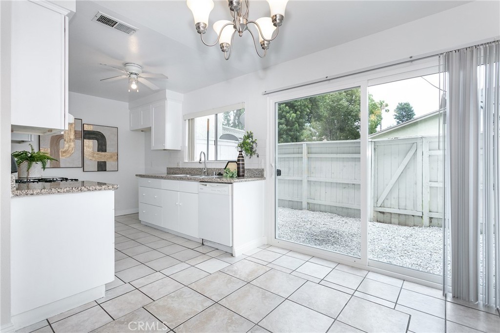2025 E Aroma Drive Property Photo 12